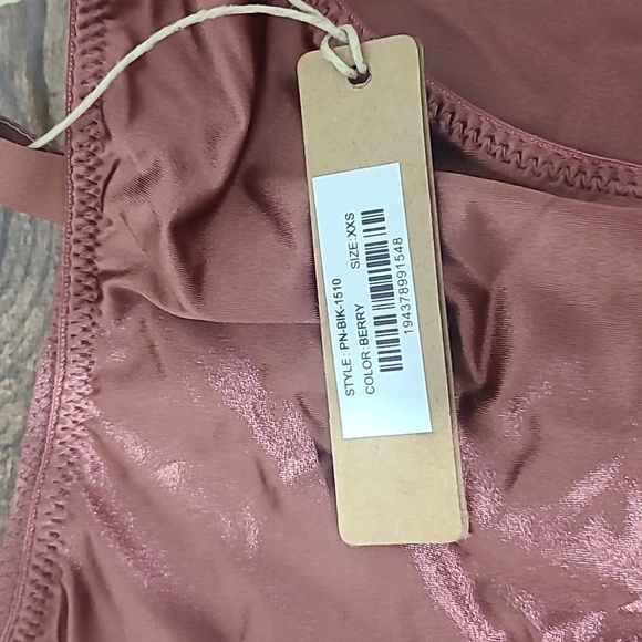 Nwt 🌺 SKIMS 🌺 STRETCH SATIN BIKINI Sz: XXS NWT Color: Berry - Picture 2 of 2